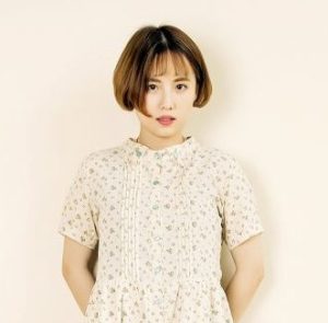 socks, floral skirt, japanese-1260361.jpg